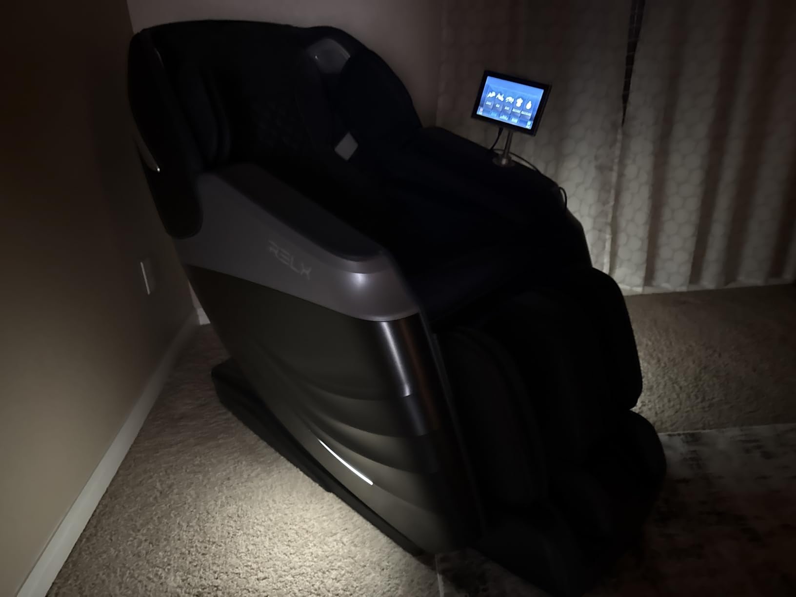 RELX Massage Chair Full Body with Body Scan, Zero Gravity, SL-Track, Cream | 20 Modes Shiatsu Massage Chair Built-in Heat System, Airbag Massage with Deep Yoga Stretch, Calfrest Extension and AI Control customer photo 2