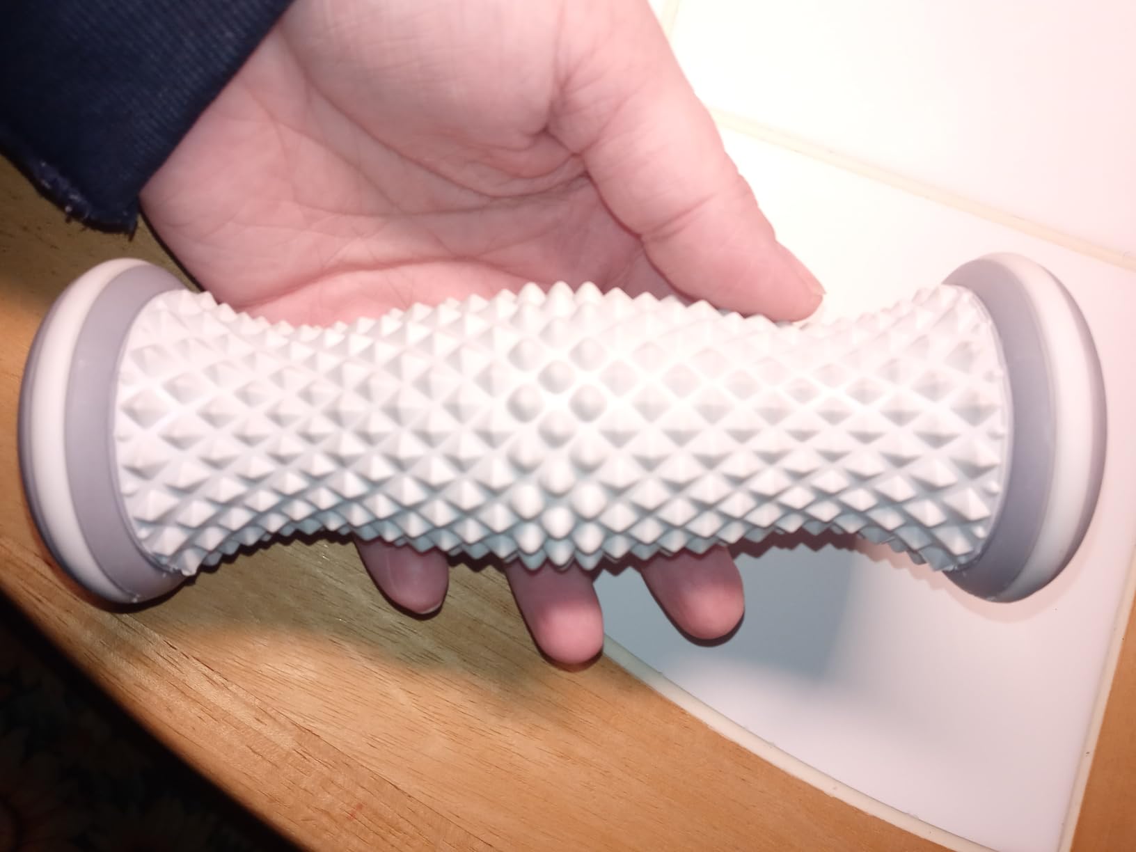 FREATECH Foot Massager Roller with 459 Spiky Massage Points, Durable PP Material, Plantar Fasciitis Relief, Deep Massage for Heel & Arch Pain, Reflexology Acupressure Tool for Muscle Relaxation customer photo 1