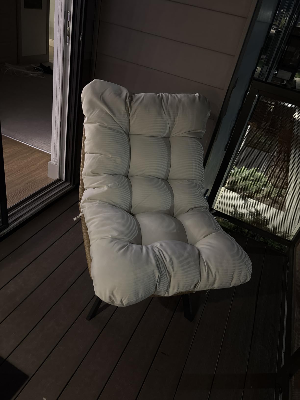 Vongrasig Swivel Wicker Chair PE Rattan Chair with Cushion, Oversized Patio Lounge Chair for Outdoor, Indoor, Balcony, Backyard, Garden, Living Room, Black customer photo 1