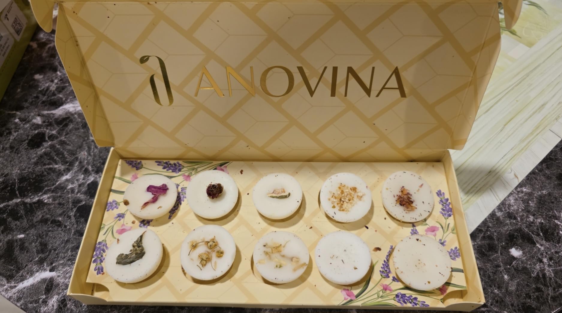 Anovina Wax Melts Gift Set - Strong Scented Soy Wax Melt Natural Plant Based Candle Melts Highly Scented Valentines Day Gifts for Women, Wife, Mom and Girlfriend customer photo 2