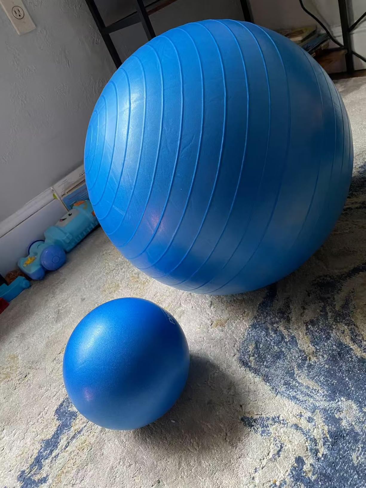 kisnbld Exercise Ball, Extra Thick Yoga Ball for Workout Pregnancy Stability, 4 Sizes Anti-Burst Balance Ball with Foot Pump - Heavy Duty Fitness Ball Chair for Office, Home & Gym customer photo 1