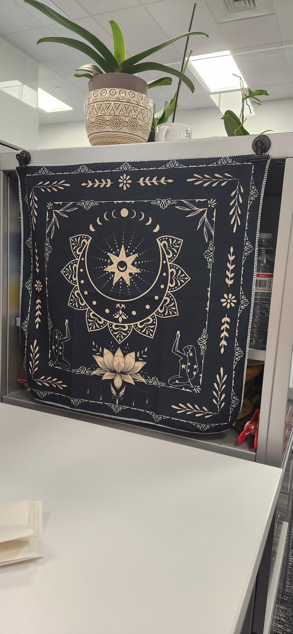 Grevosea Tarot Altar Cloth, Square Divination Mat, Polyester Witchcraft Witch Altar Tablecloth for Tarot Cards Crystals Rituals Spiritual Supplies Black 19.3x19.3in/49x49 cm customer photo 1