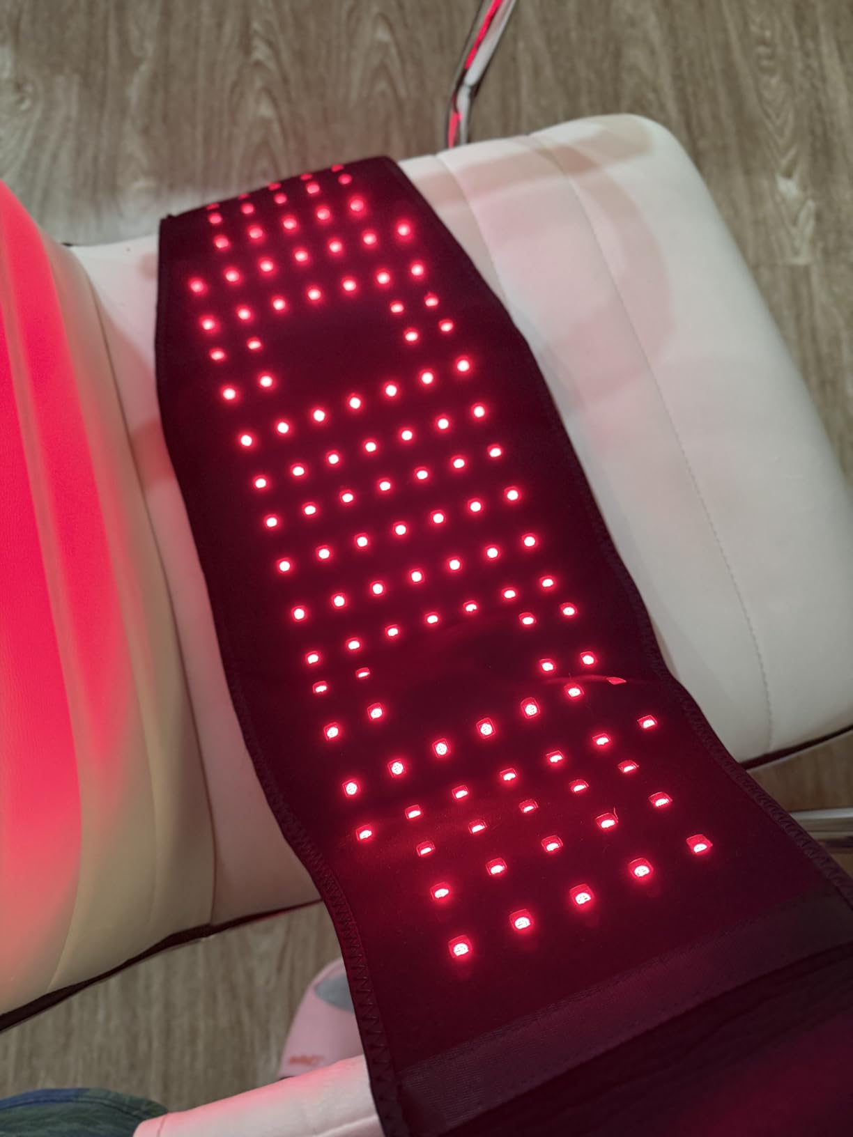 Medisana Red Light Therapy for Body, Upgraded 3-in-1 Cordless Red Light Therapy Belt with 3-Mode Red Light, Vibration & Heating, Adjustable Fit 660nm/850nm Infrared Red Light Therapy for Back Pain customer photo 2