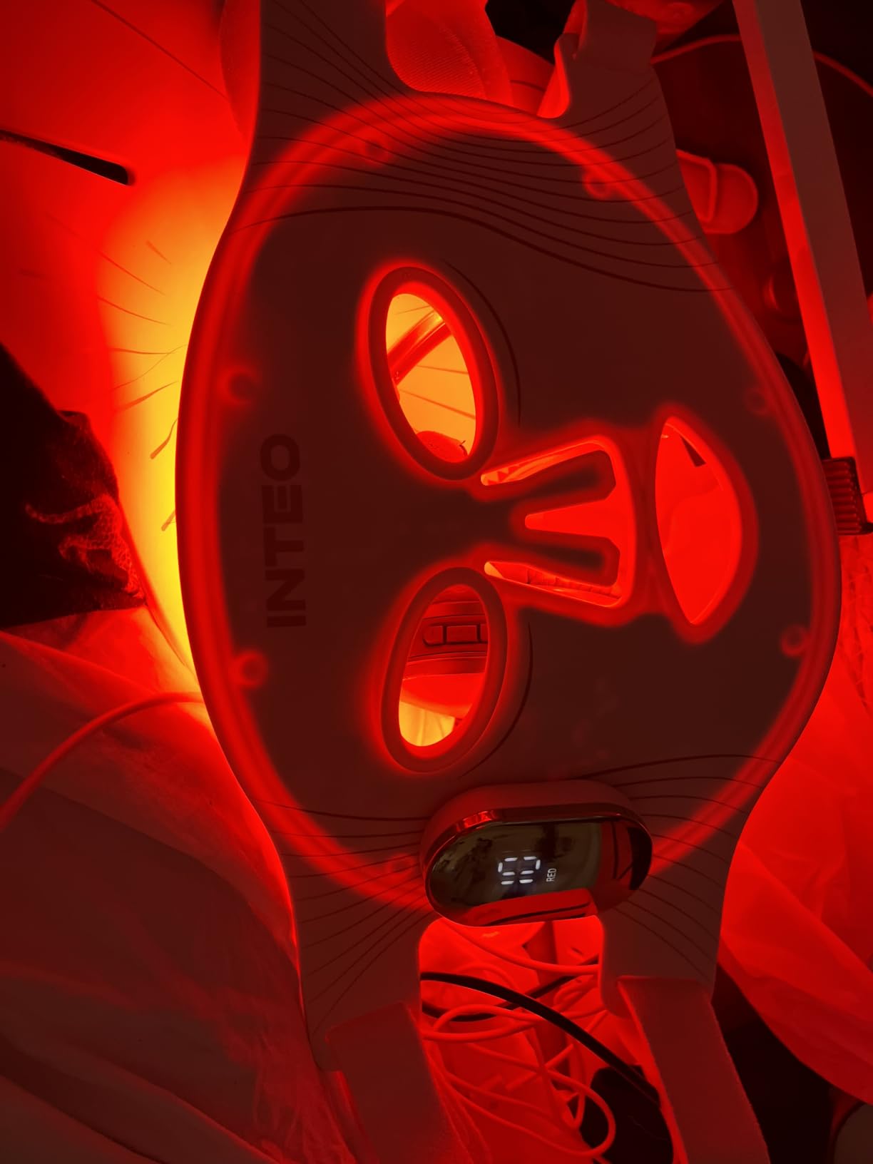 Red Light Therapy Mask for Face & Neck, 850nm NIR & 660nm Red LED, 4 Modes customer photo 2