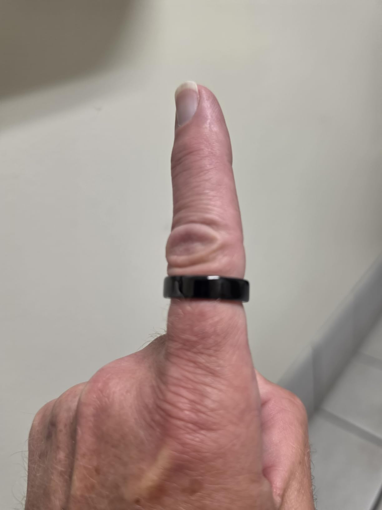 Oura Ring 5 Smart Ring - Silver - Size 9 - Fitness & Sleep Tracker | World's Smallest Smart Ring, Activity, Women's Health, AI Advisor, 1 Week Battery Life, IP68 Waterproof, Size Before You Buy customer photo 1