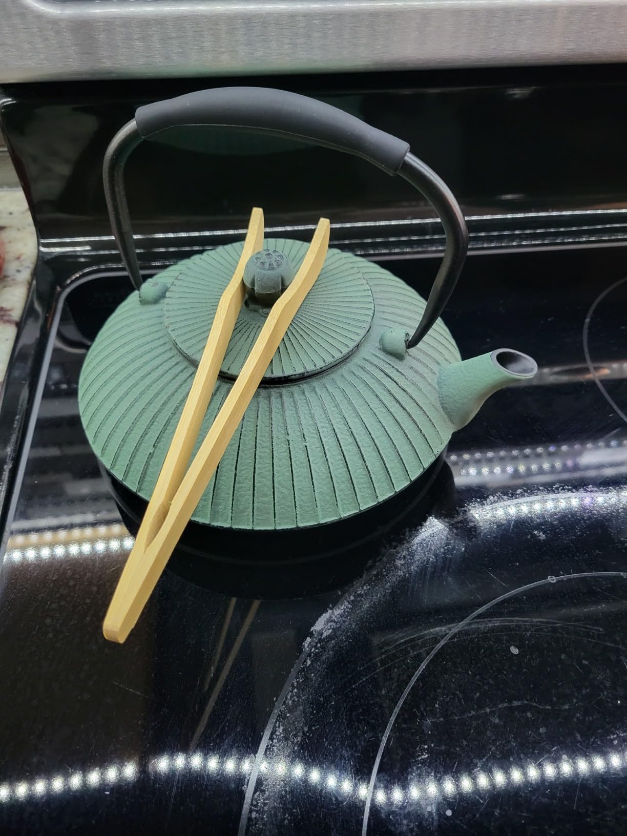 Cast Iron Teapot Set with 2 Cups, 34 oz (1000 ml) Japanese Tea Pot with Infuser for Loose Leaf Tea, Enamel Interior, Stovetop Compatible, Complete Tea Gift Set for Tea Lovers, Green customer photo 2