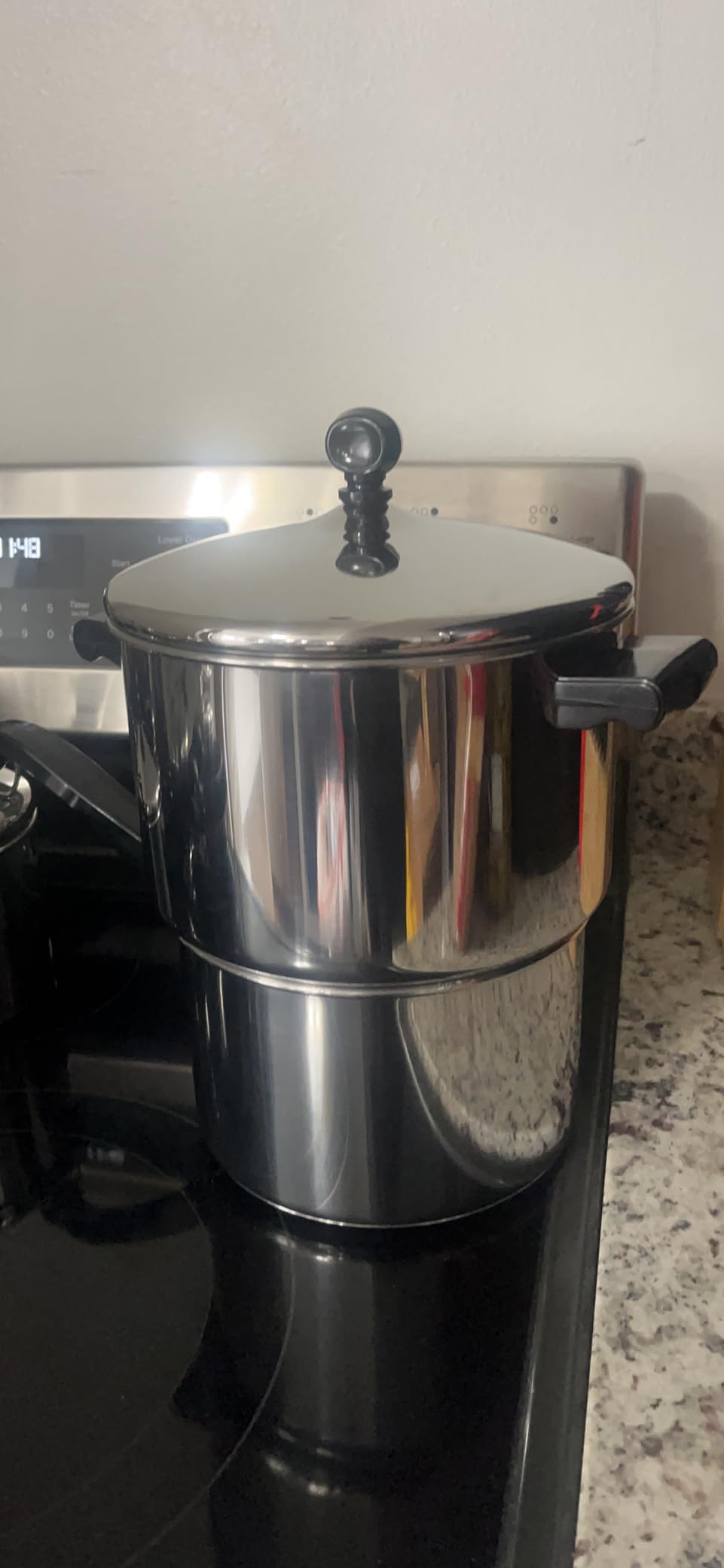 Farberware Classic Series 16 Quart Stock Pot with Lid, Stainless Steel | Even heating, large stock pot with lid induction pots compatible, soup cooking pots, dishwasher safe, oven safe to 350°F customer photo 1