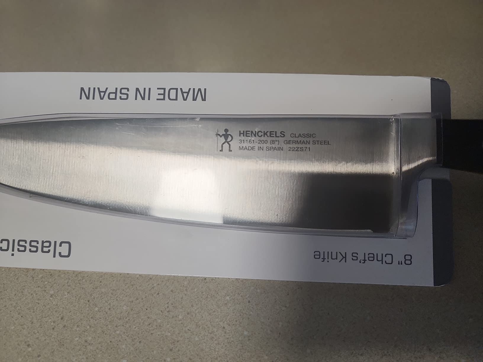 HENCKELS Classic 8-Inch Chef Knife, Razor-Sharp, German Engineered | Fully Forged Construction Provides Balance with Traditional Triple-Rivet Handles Enables Comfortable Easy Cutting customer photo 2