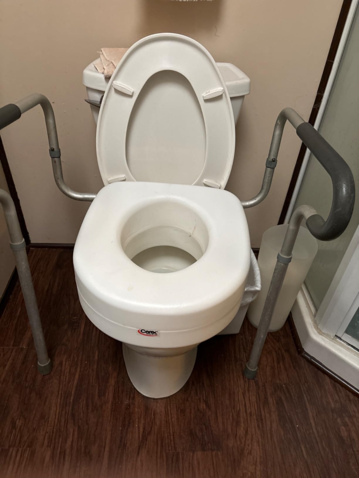 Carex Toilet Seat Riser, Adds 5 Inches of Height, Elevated and Raised Toilet Seat with 300 lbs Capacity, Standard Riser for Elderly and Handicap, Universal, Slip-Resistant, White customer photo 1