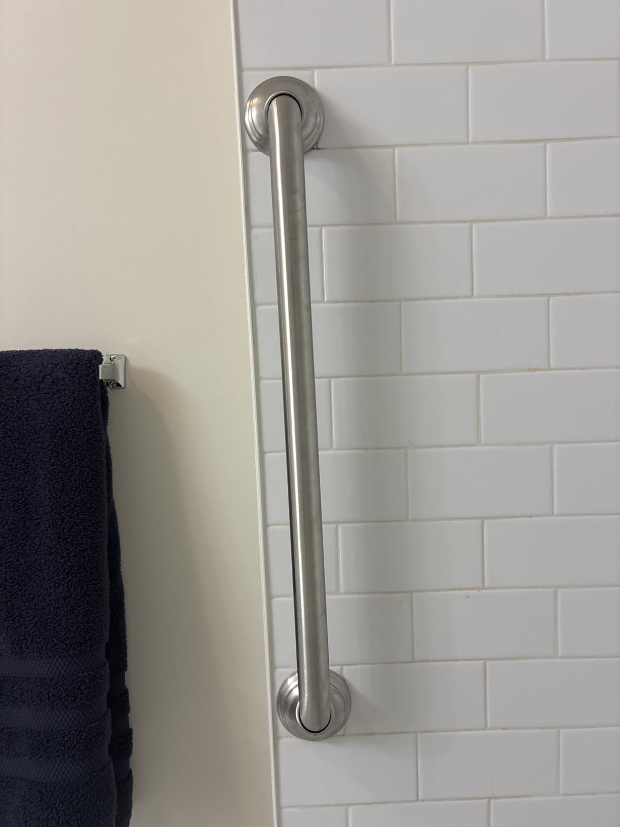 Moen Home Care Bathroom Safety Designer24 Inch Handicap Grab Bar for Bathtub and Shower with Curled Grip, Elderly Assistance Product, Brushed Nickel, LR8724D3GBN customer photo 1