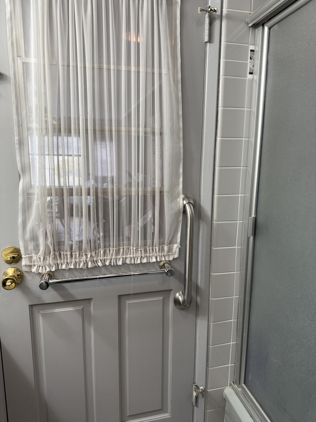 Moen Home Care Bathroom Safety Designer24 Inch Handicap Grab Bar for Bathtub and Shower with Curled Grip, Elderly Assistance Product, Brushed Nickel, LR8724D3GBN customer photo 2
