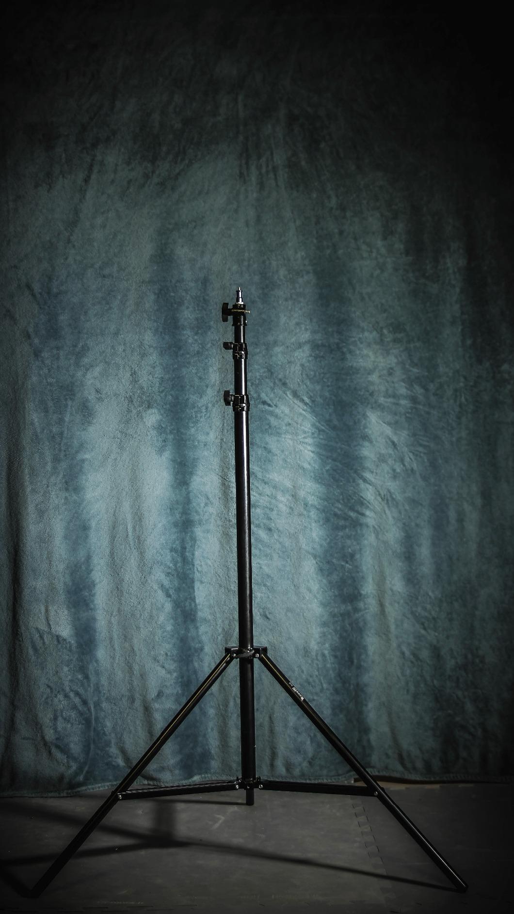 Ravelli ALS Full 10' Air Cushioned Light Stand with Included Adaptor to Also Support 1/4