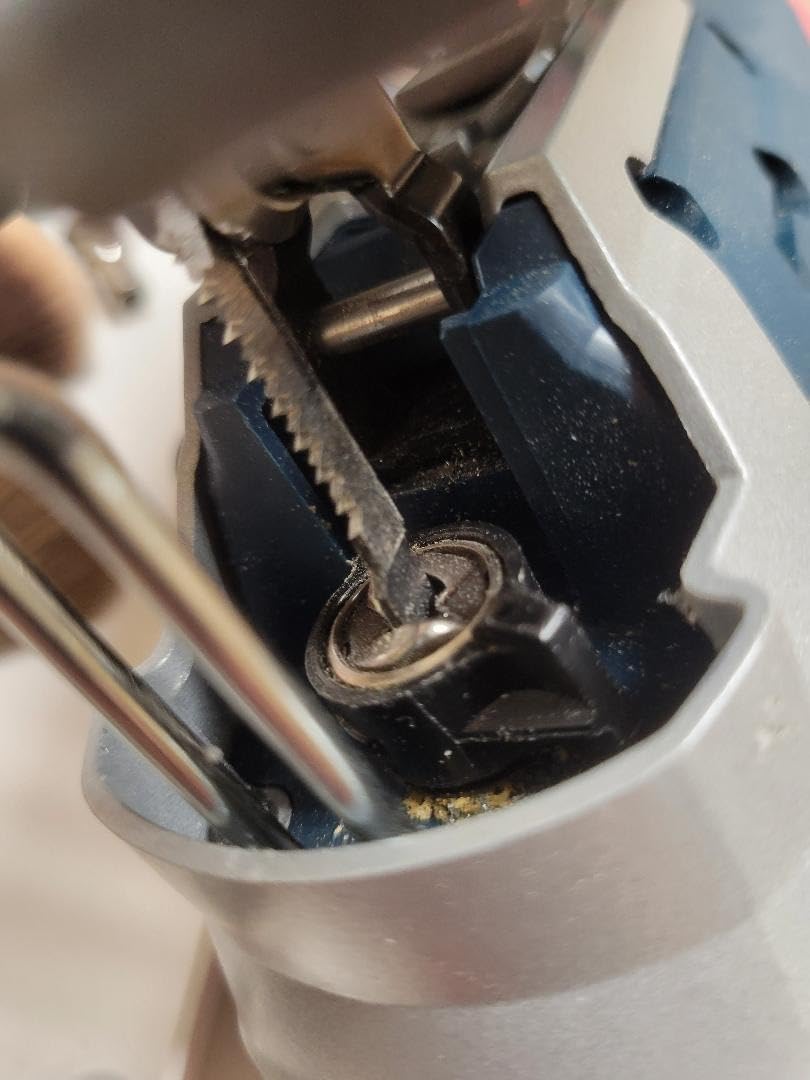 BOSCH JS260 Top-Handle Jig Saw - 6.0 Amp Motor, Variable Speed Control, Low-Vibration Plunging Design, Toolless Blade Change System customer photo 1