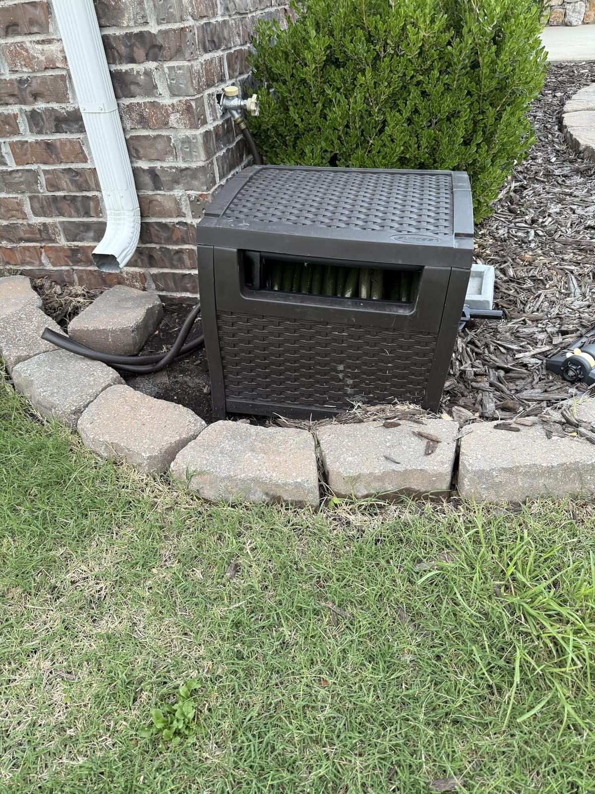 Suncast 175 ft. Wicker Style Resin Hose Hideaway with Hose Guide, Java, Made in the USA customer photo 1
