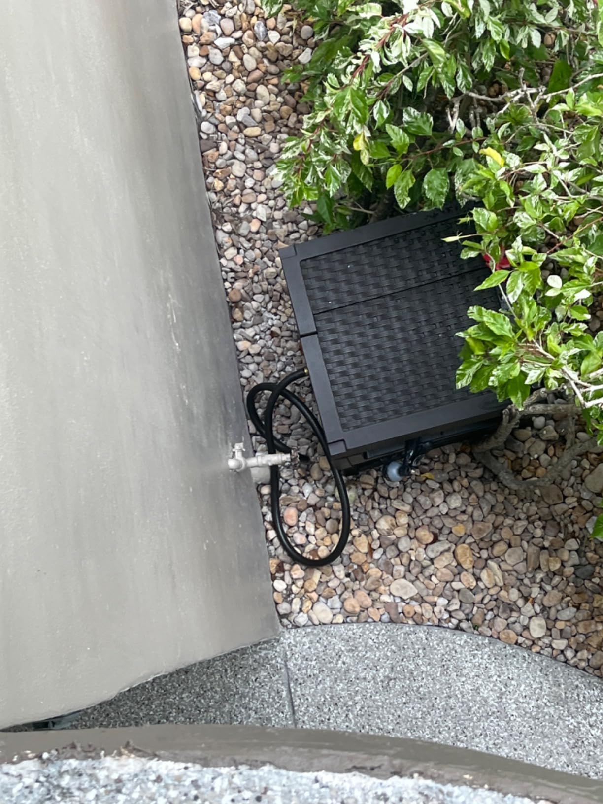 Suncast Hose Reel with Smart Trak Hose Guide, 225' Hose Capacity, Brown customer photo 2