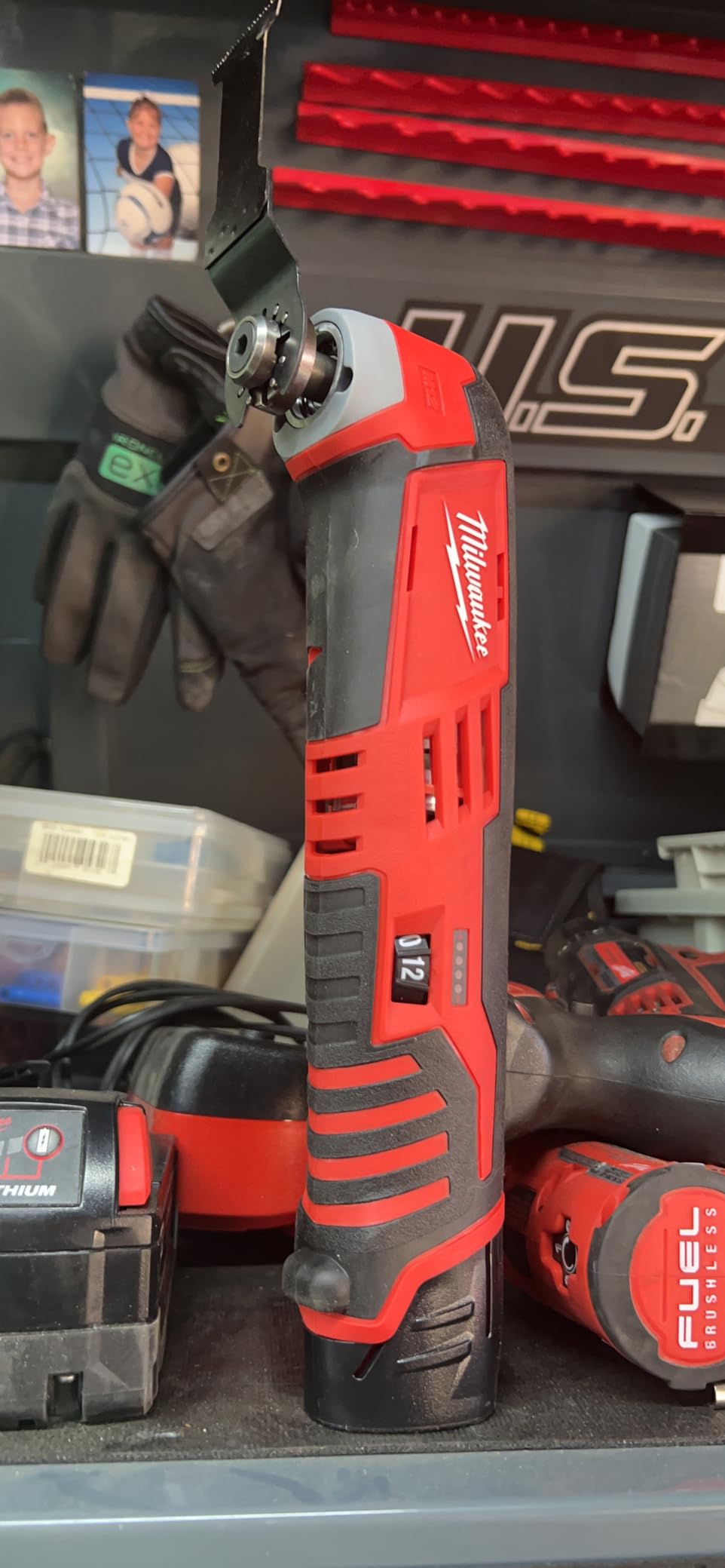 Milwaukee 2426-20 M12 12 Volt Redlithium Ion 20,000 OPM Variable Speed Cordless Multi Tool with Multi-Use Blade, Sanding Pad, and Multi-Grit Papers (Battery Not Included, Power Only) customer photo 1