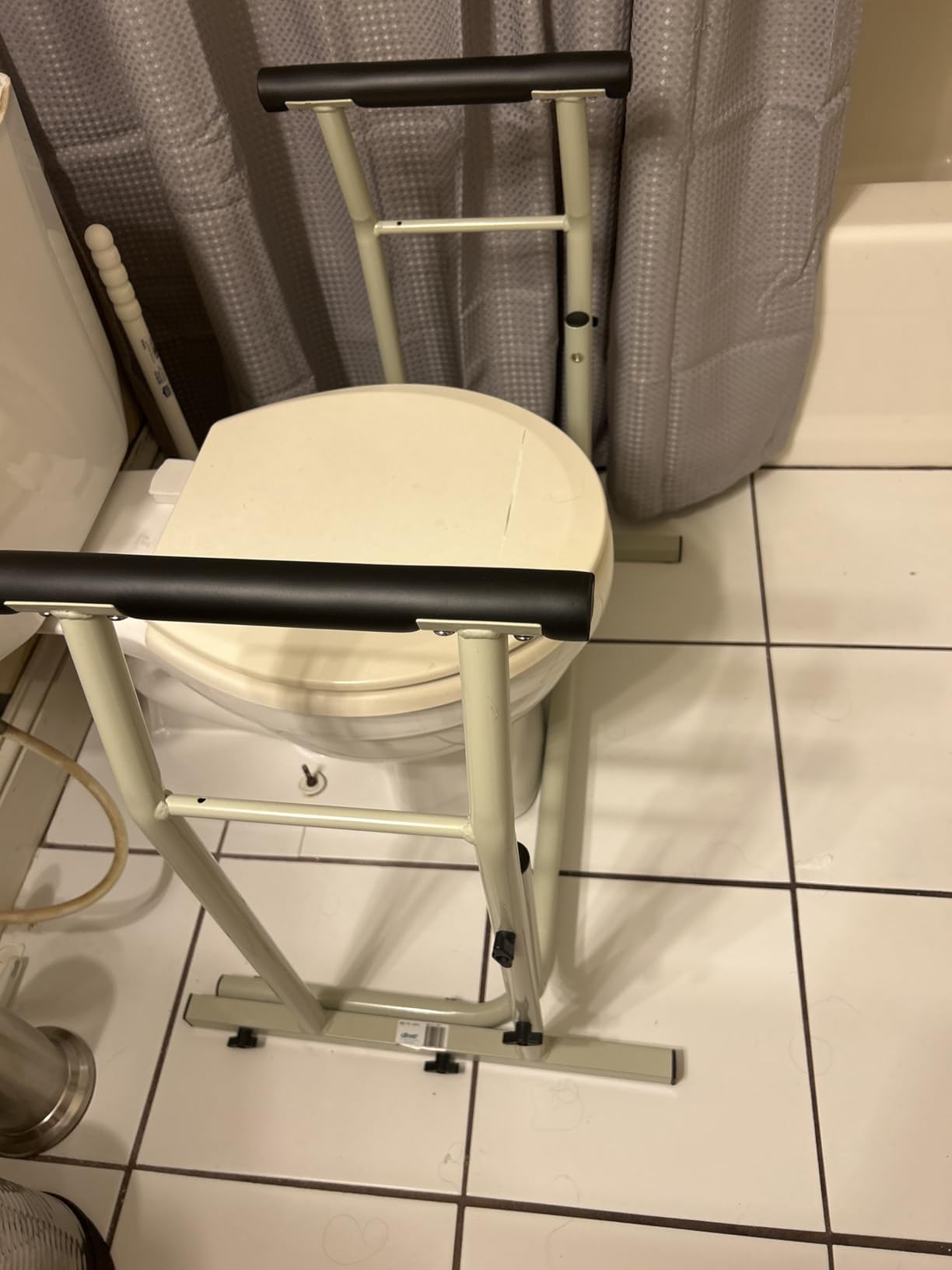 Drive Medical Freestanding Toilet Safety Frame Grab Bar Rail, White customer photo 2