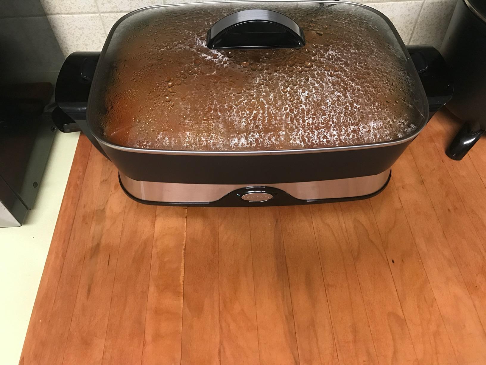 Presto 06857 16-Inch Electric Foldaway Skillet customer photo 1
