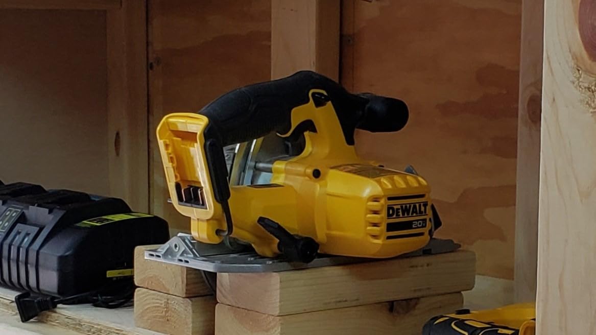 DEWALT 20V MAX Circular Saw, Cordless Sidewinder Style Portable, 6-1/2-Inch Blade, 5150 RPM, 0-50 Degree Bevel Capability, Battery Not Included (DCS391B) customer photo 2