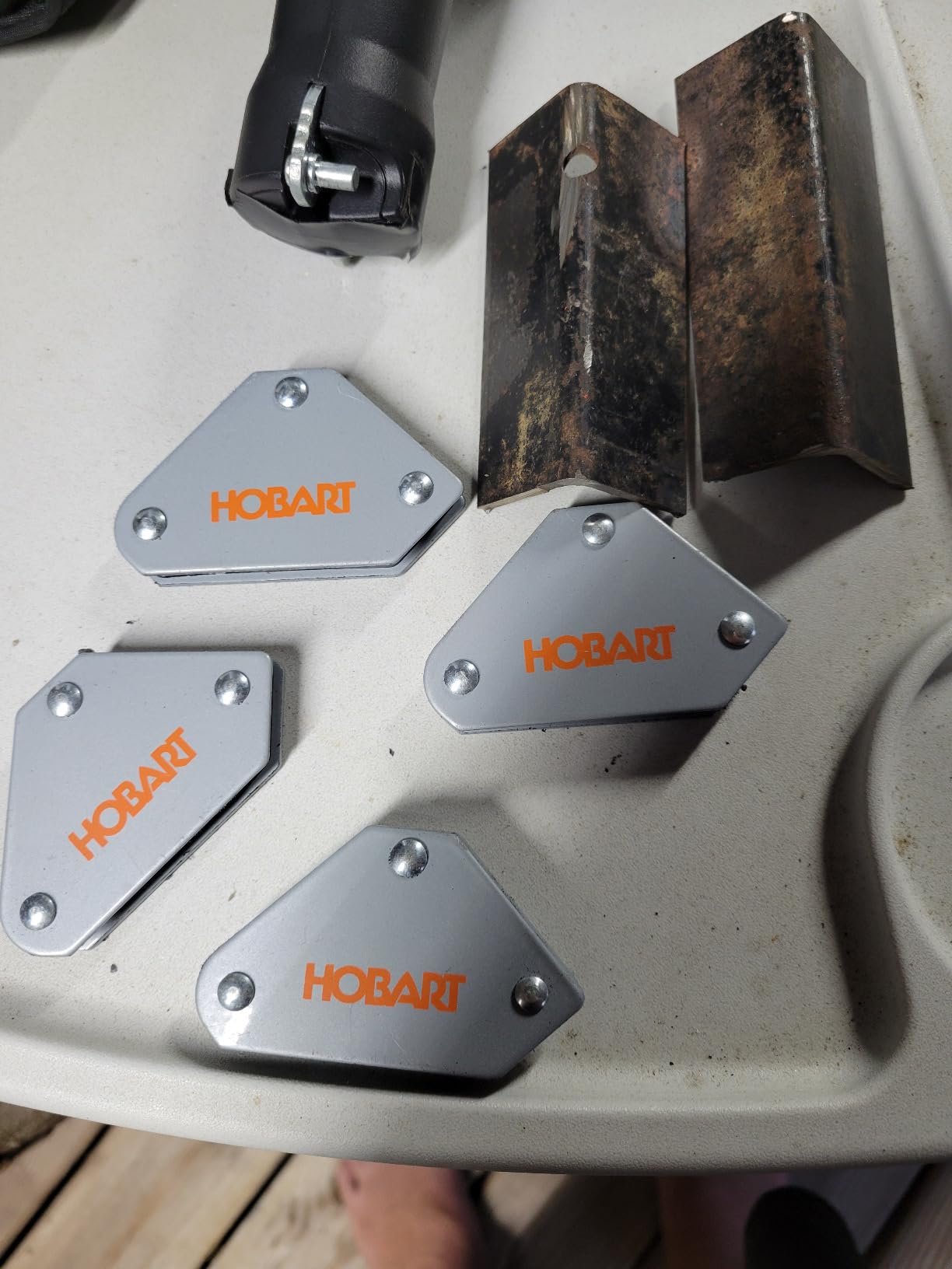 Hobart 770662 Mini Magnetic Welding Holder Set, 4-Pack customer photo 1