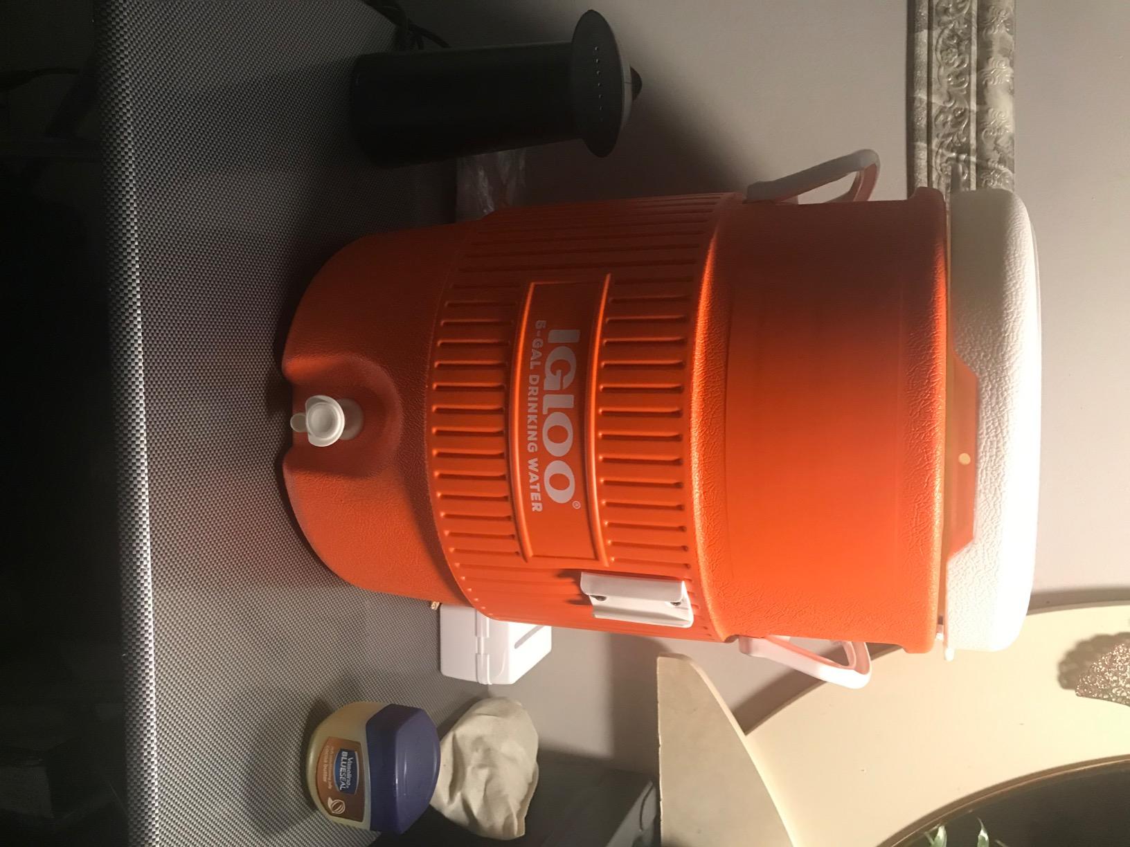 Igloo 2 Gallon Portable Sports Cooler Water Beverage Dispenser, Insulated Cooler Dispenser, Majestic Blue customer photo 2