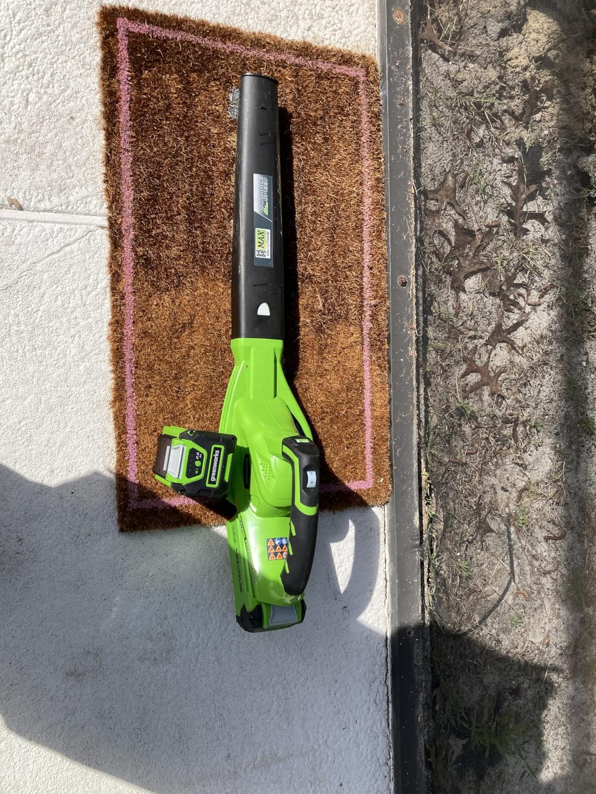 Greenworks 40V Cordless Leaf Blower, 135 CFM, 2.0 Ah Battery and Charger customer photo 1