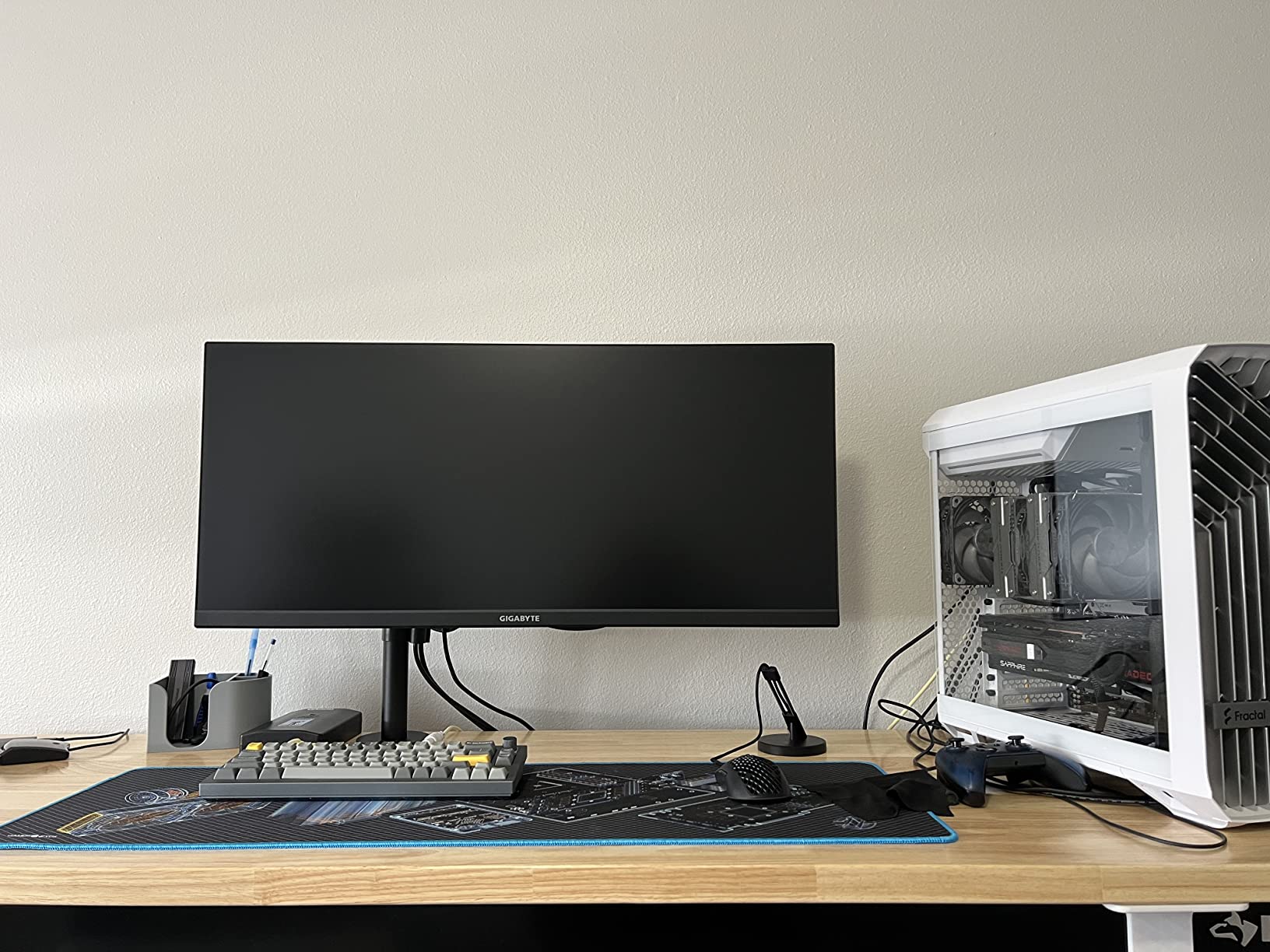 VIVO Single 13 to 38 inch Ultrawide Monitor Arm Desk Mount, Regular Screens up to 32 inches, 22 lbs capacity, Fully Adjustable Stand with C-Clamp and Grommet Base, Black, STAND-V001 customer photo 2