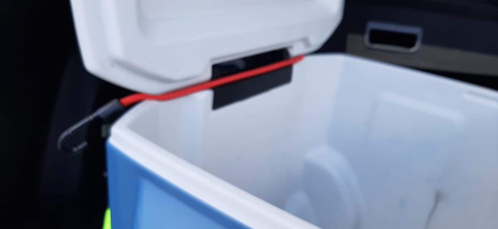 Coleman Xtreme Rolling Cooler with Wheels, Extra-Walled Insulation Keeps Ice up to 5 Days customer photo 1