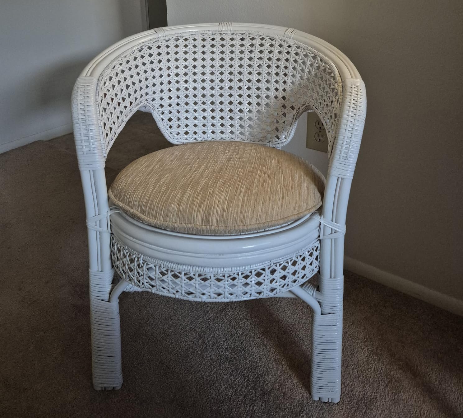 Pelangi Handmade Rattan Dining Wicker Chair Colonial Color w/Cream Cushion customer photo 1