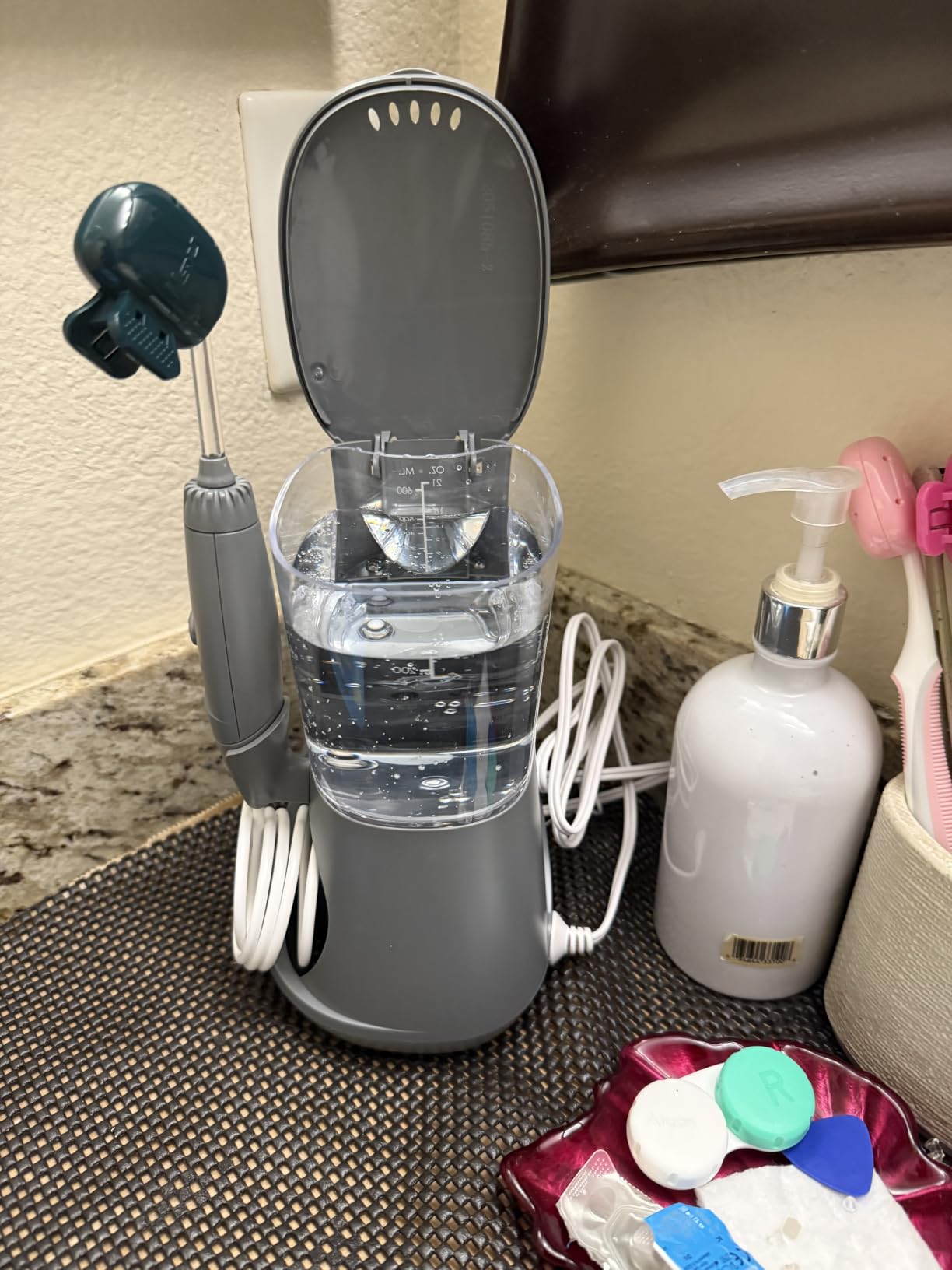 Waterpik Aquarius Countertop Water Flosser with 10 Settings, 7 Tips, White customer photo 2