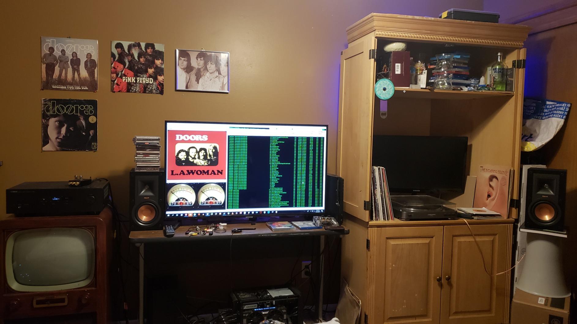 Klipsch R-15M Bookshelf Speaker (Pair) customer photo 2