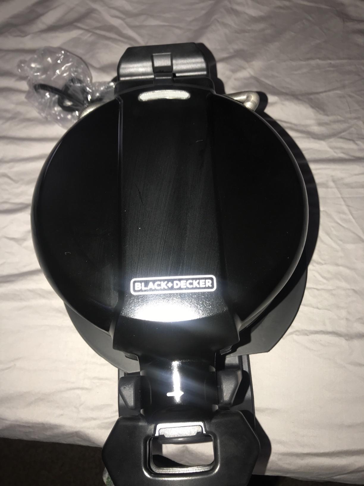 BLACK+DECKER Rotating Belgian Waffle Maker | Rotating waffle maker with deep nonstick plates, indicator lights and drip tray for easy cleanup. customer photo 2