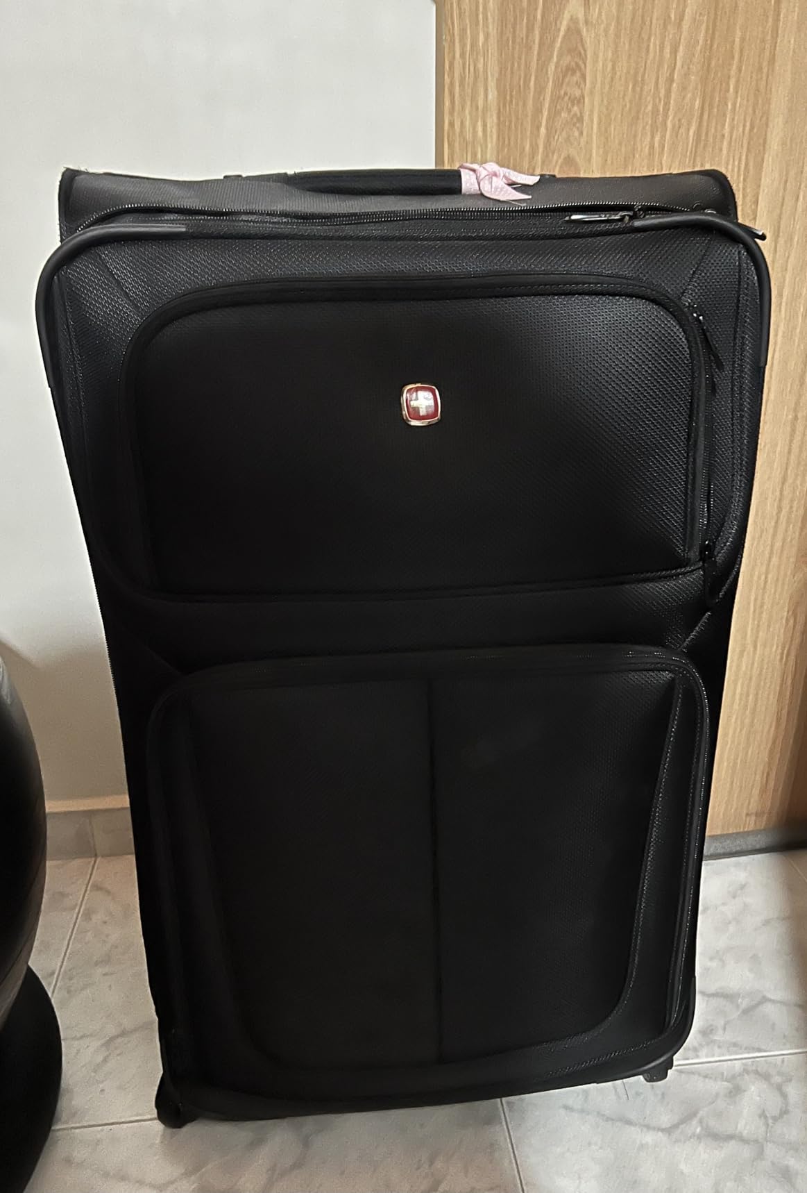 SwissGear Sion Softside Expandable Spinner Luggage Durable Lightweight Travel Suitcase, Dark Grey, Checked-Large customer photo 1