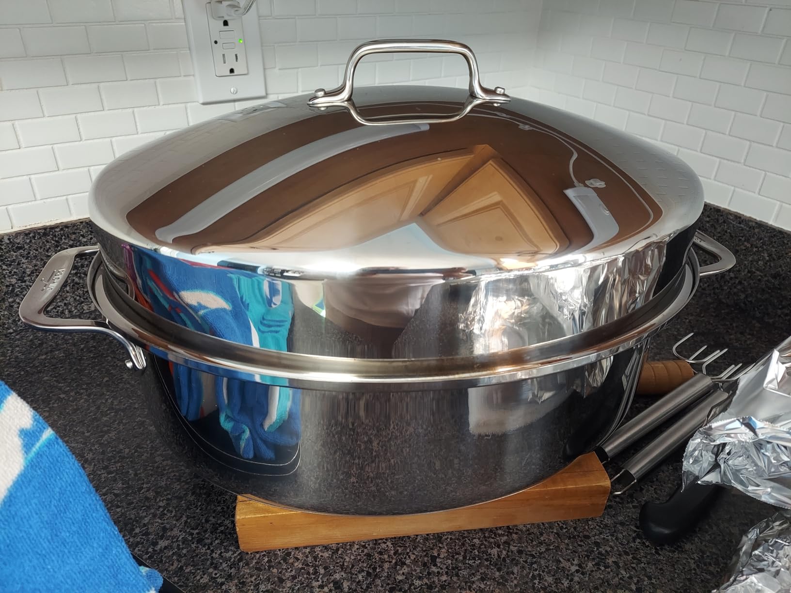 All-Clad Specialty Stainless Steel Covered Oval Roaster 3 Piece, 19x12x10 Inch Oven Broiler Safe 600F Roaster Pan, Pots and Pans, Cookware Silver customer photo 2