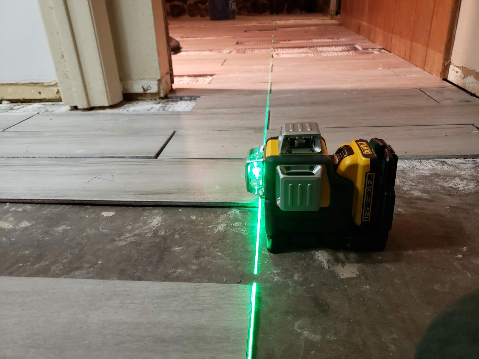 DEWALT Laser Level 360 Self Leveling, 3 Way Green Laser Leveler Tool 12V MAX with 2.0Ah Battery, Charger and Durable Carrying Case, 100 Ft, Tripod Compatible (DW089LG) customer photo 1
