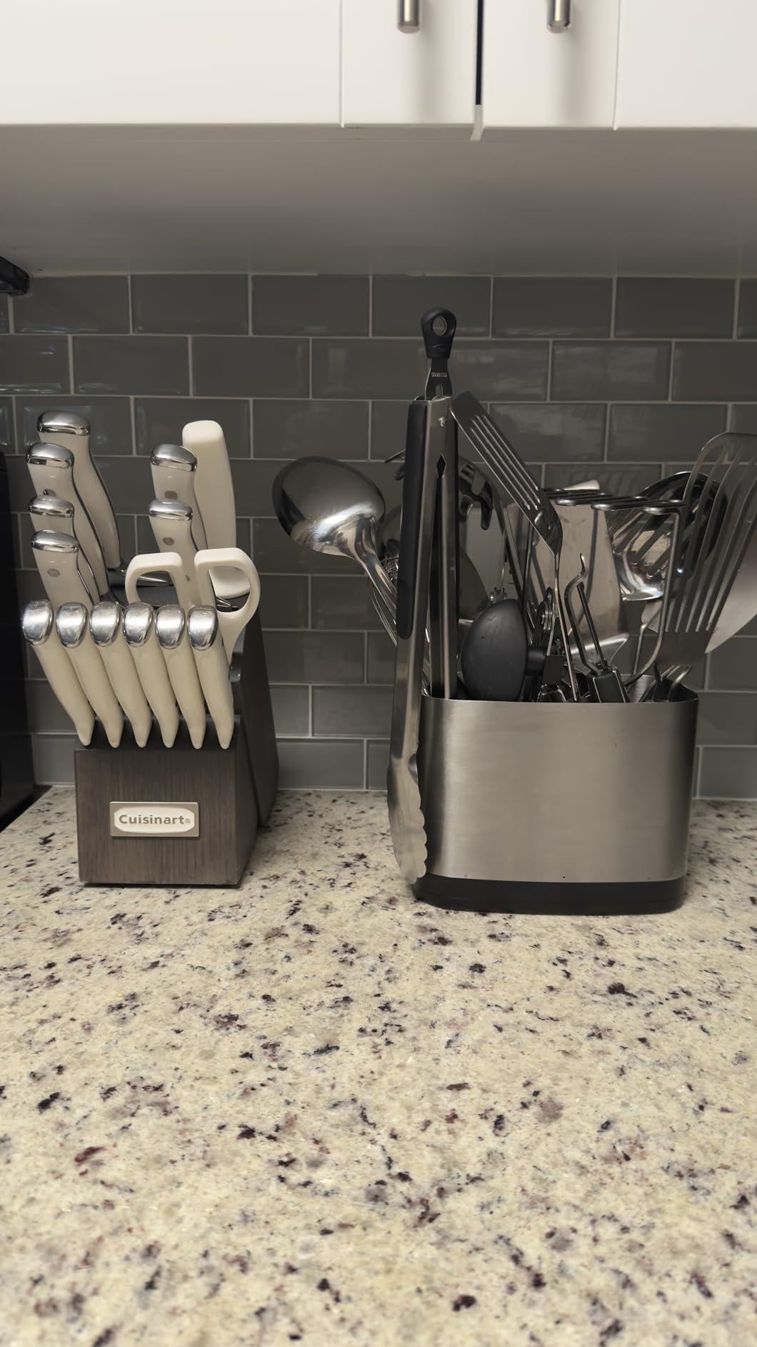 Cuisinart 15-Piece Knife Set with Block, High Carbon Stainless Steel, Forged Triple Rivet, White, C77WTR-15P customer photo 1