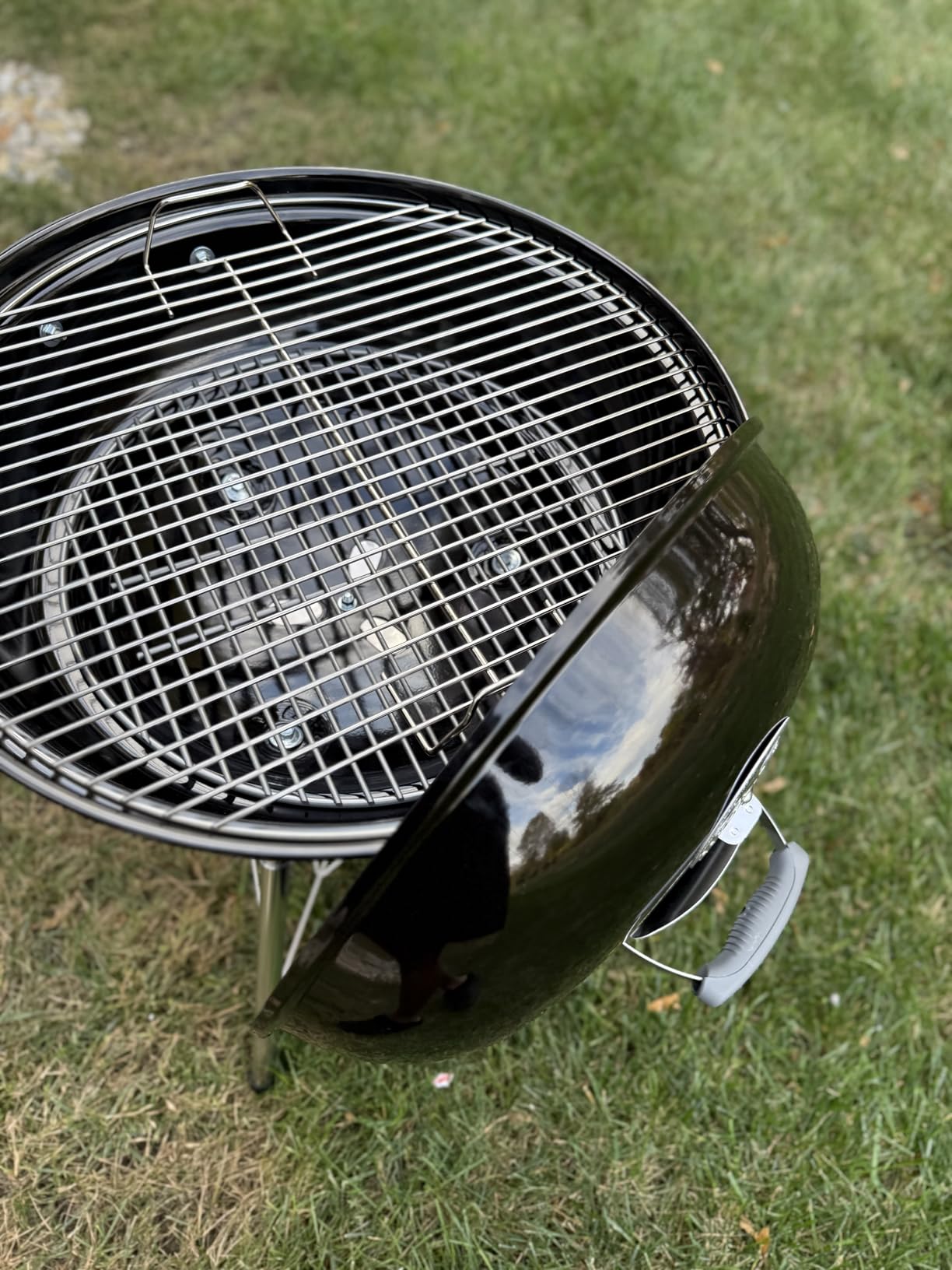 Weber® Jumbo Joe Premium Compact Charcoal Grill, 22‑Inch, Black customer photo 1
