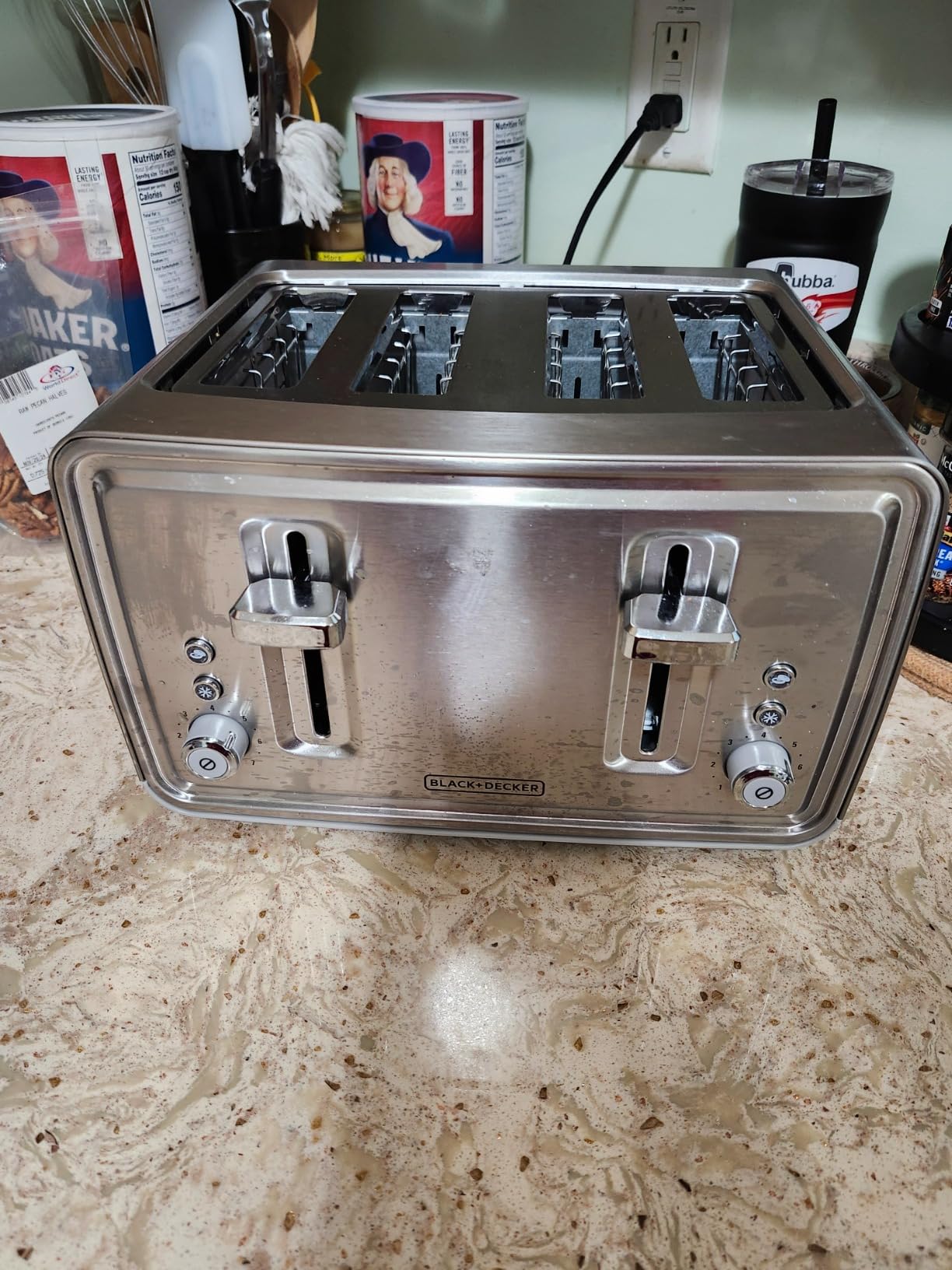 BLACK+DECKER 4-Slice Toaster with Dual Shade Controls | 4-slice toaster with dual shade controls, extra lift levers and pull-out crumb trays for easy cleanup. customer photo 2