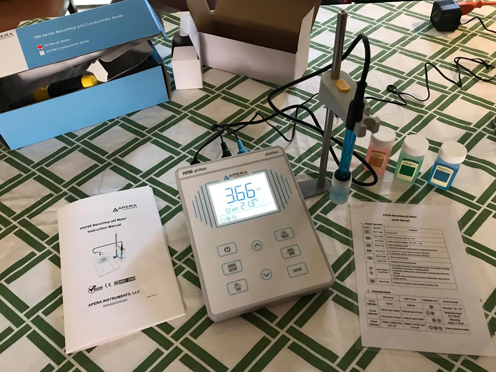 Apera Instruments, LLC-AI501 PH700 Benchtop Lab pH Meter, 0.01 pH Accuracy, 1-3 Points Auto Calibration, 3-in-1 pH/Temp. Electrode customer photo 1