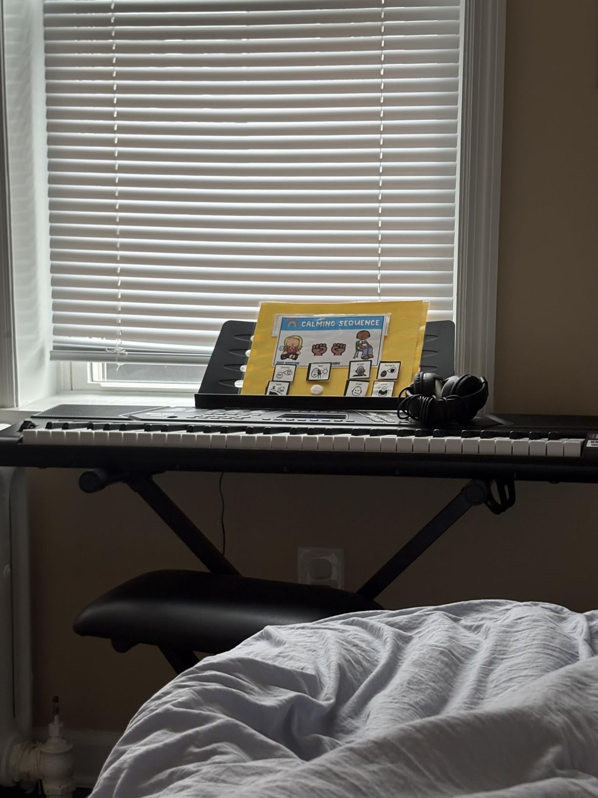 RockJam RJ761 61 Key Keyboard Piano Kit, Stand, Stool, Sustain & Headphones | Beginner electric keyboard piano set with touch display, sustain pedal and Simply Piano lessons for kids and adults customer photo 1