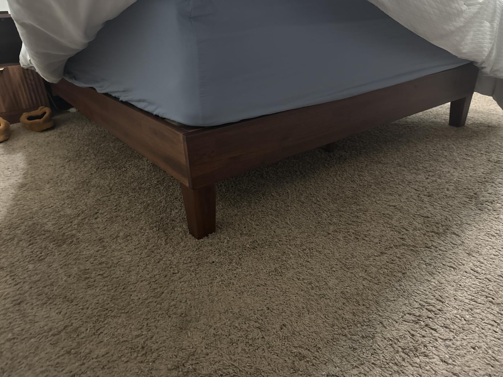 ZINUS Vivek Deluxe Wood Platform Bed Frame with Headboard, Wood Slat Support, No Box Spring Needed, Easy Assembly, Queen | Slatted Headboard, Wood Slat Support, No Box Spring Needed, Contemporary Design customer photo 2