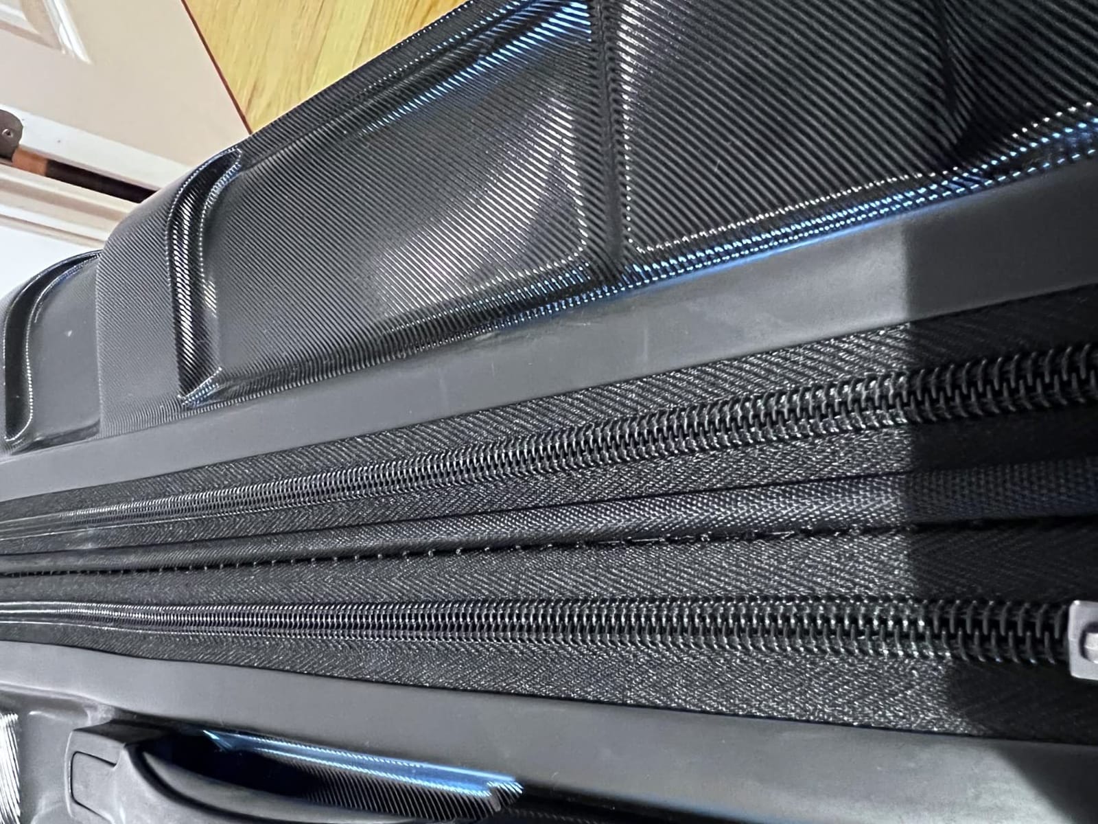 Samsonite Centric Hardside Expandable Luggage with Spinner Wheels, Black, Carry-On 20-Inch customer photo 1