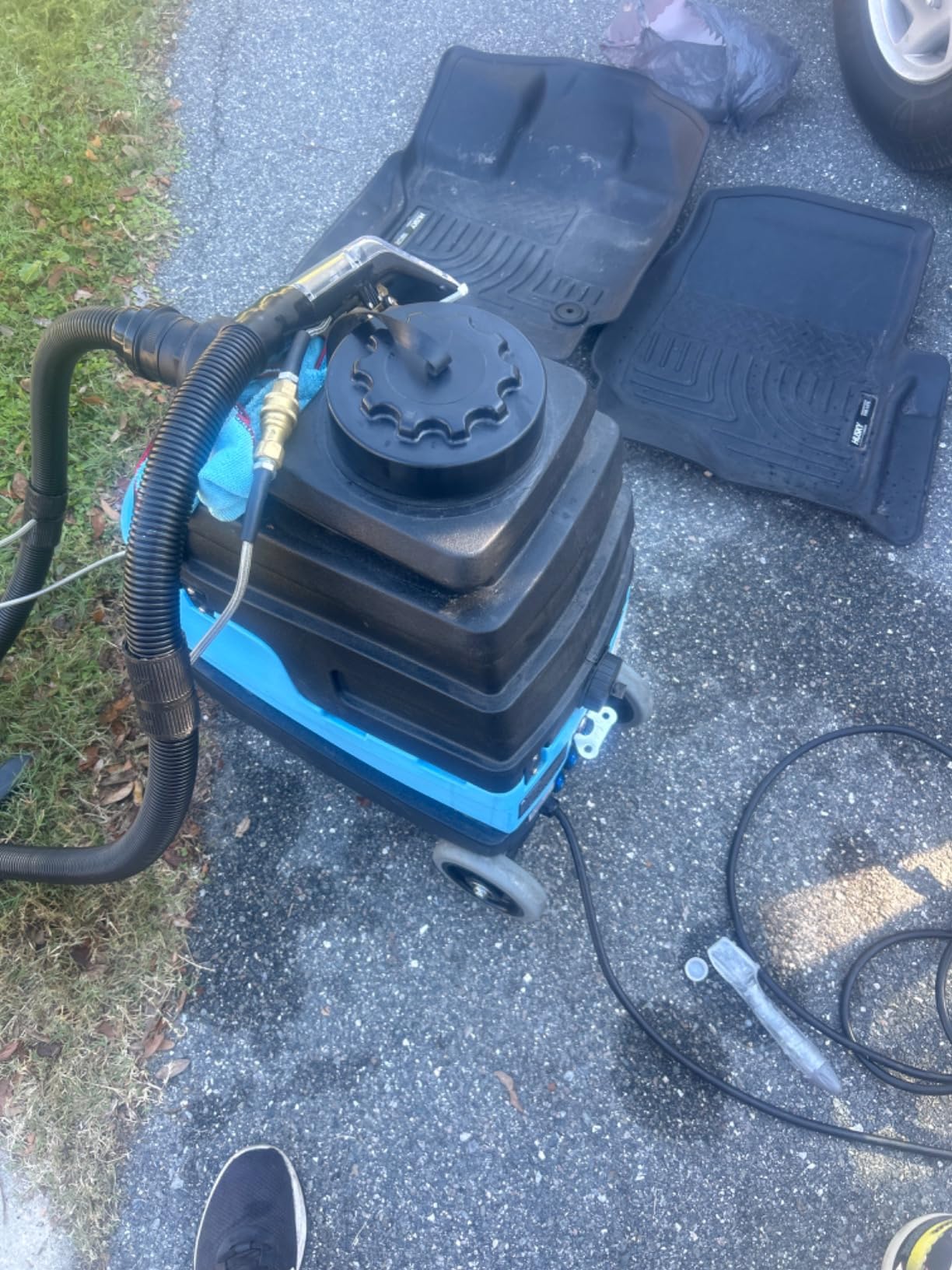 Genuine 8070 Mytee Lite™ Heated Carpet Extractor customer photo 1