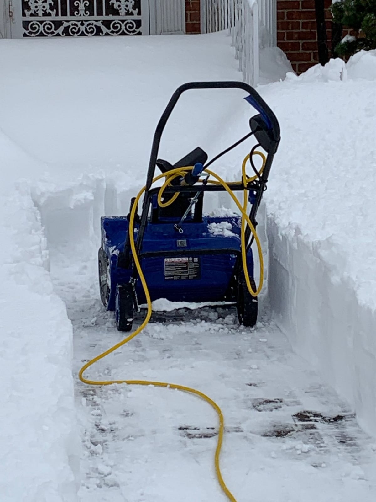 Snow Joe Corded Electric Snow Blower, 22 Clearing Path, Dual LEDs, SJ627E customer photo 1