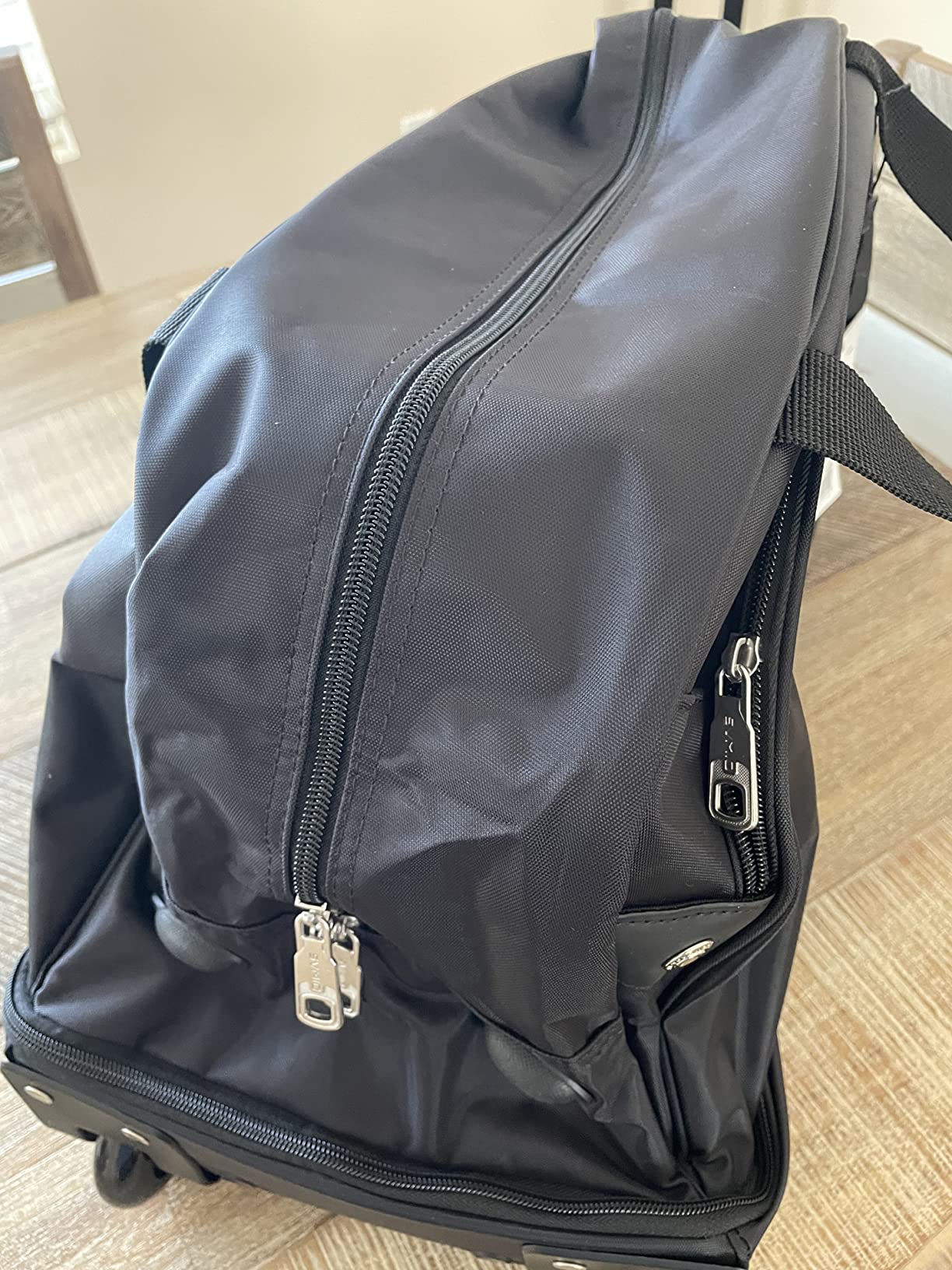 OIWAS Rolling Duffle Bag with Wheels, 22 inch Carry On Bag for Travel customer photo 2