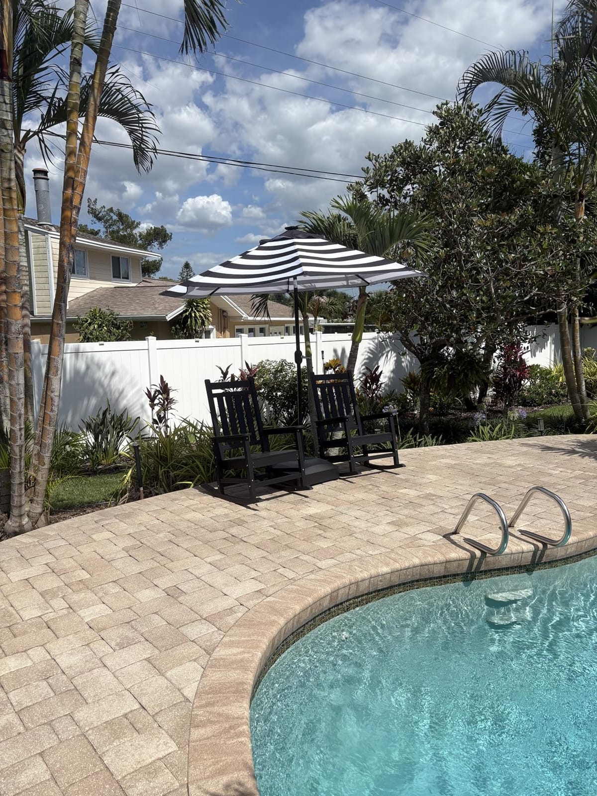 Sunnyglade 9' Solar LED Patio Umbrella, 8 Ribs, Tilt & Crank (Light Tan) customer photo 2