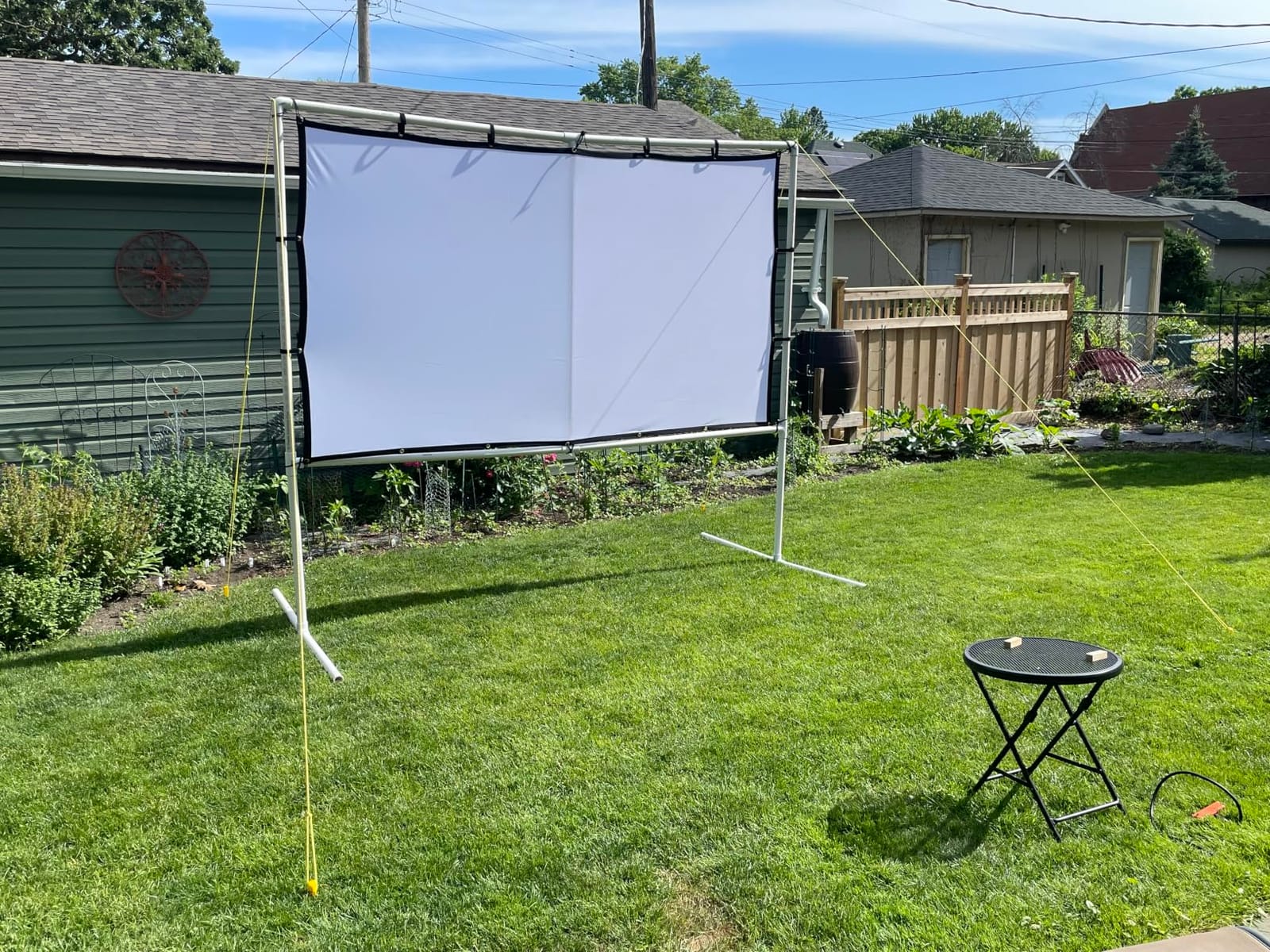 Mdbebbron 120 inch Projector Screen 16:9 Foldable Anti-Crease Portable Projector Movies Screens for Home Theater Outdoor Indoor Support Double Sided Projection customer photo 2