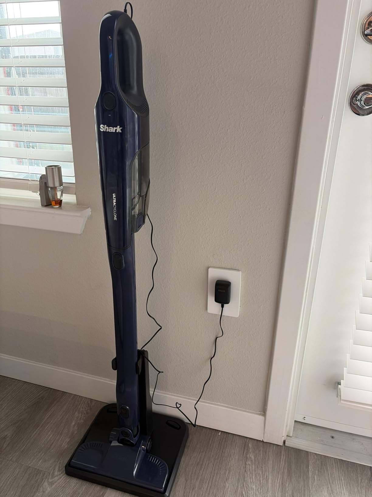 Shark WV201 WANDVAC Handheld Vacuum, Lightweight at 1.4 Pounds with Powerful Suction, Charging Dock, Single Touch Empty and Detachable Dust Cup, Graphite, Slate customer photo 1