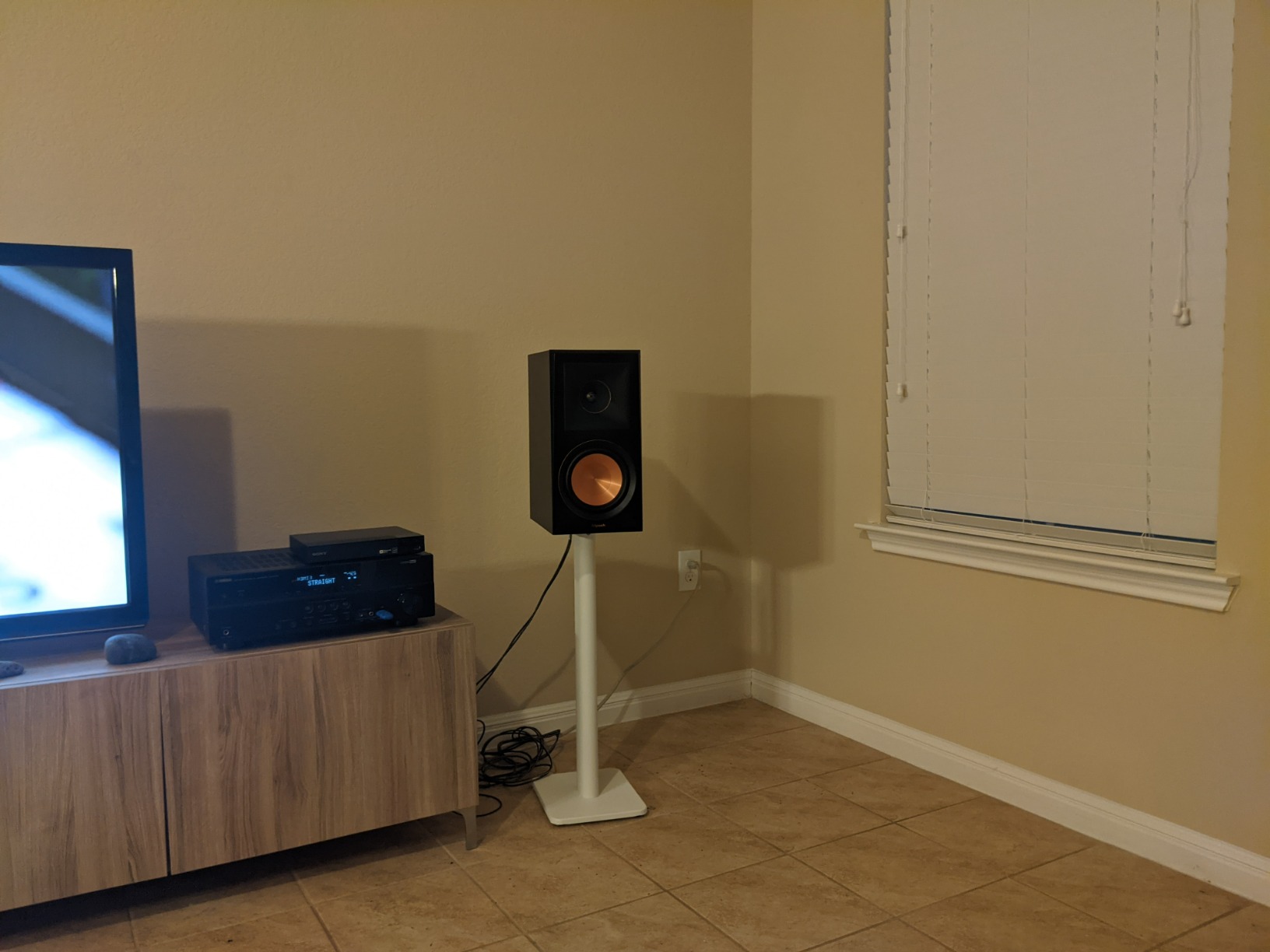 Klipsch RP-600M Reference Premiere Bookshelf Speakers - Pair (Ebony) customer photo 1