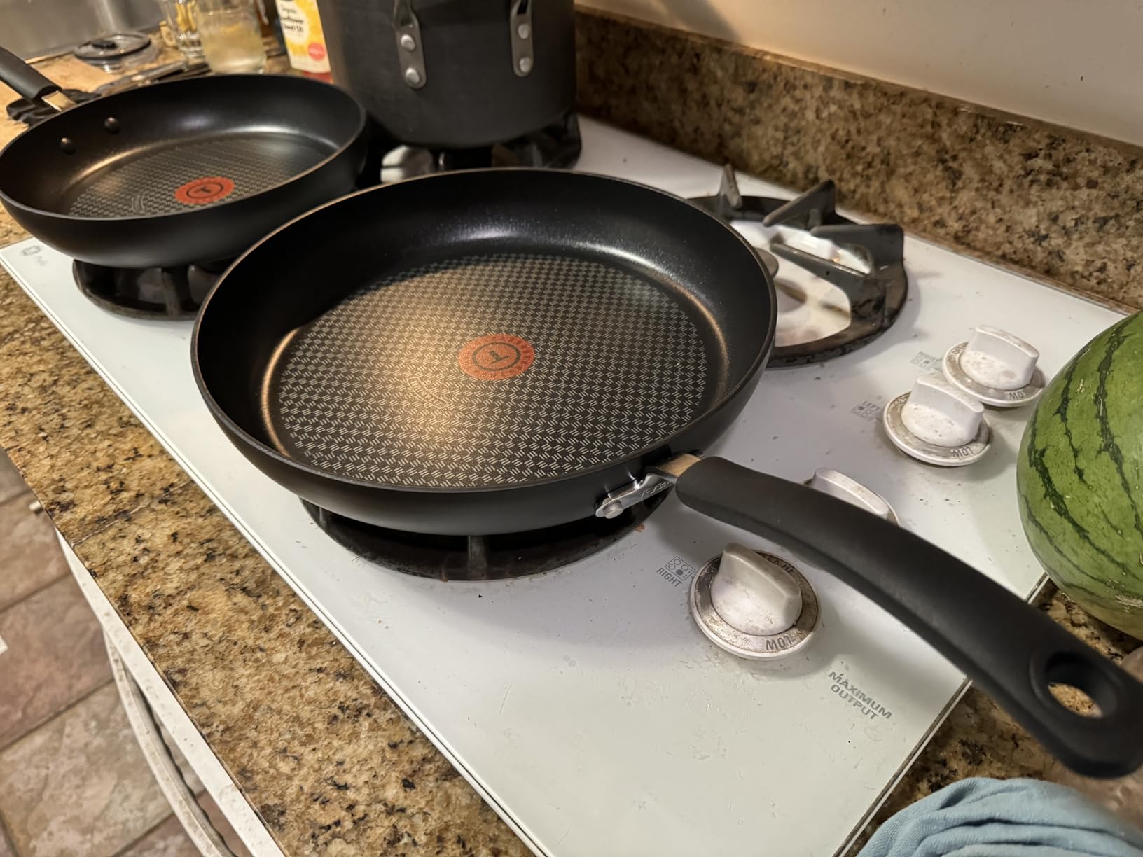 T-fal Ultimate Hard Anodized Nonstick Fry Pan Set, 2-Pack, 10,12 in, Onyx | Titanium nonstick coating, Thermo-Spot heat indicator, Oven safe to 400°F, Dishwasher safe, All stovetops except induction customer photo 2